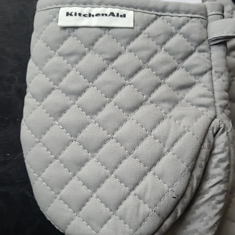 KitchenAid Mini Mitts - Picture 5 of 9